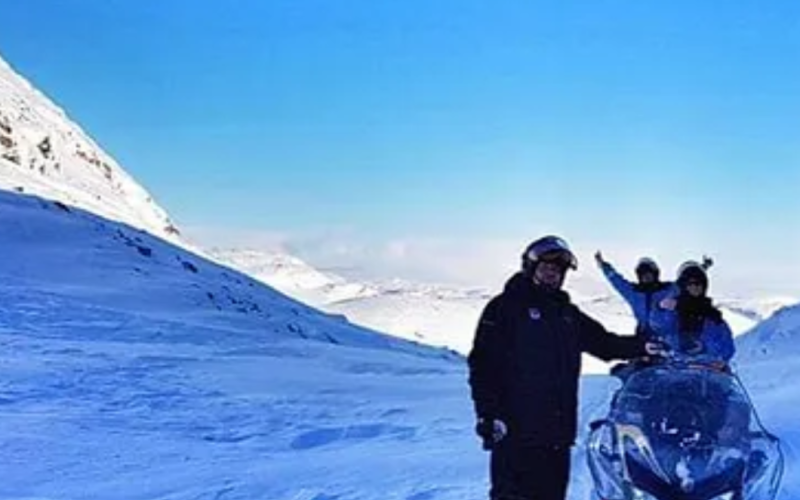 Snowmobile in the wilderness of Lapland and Norway!